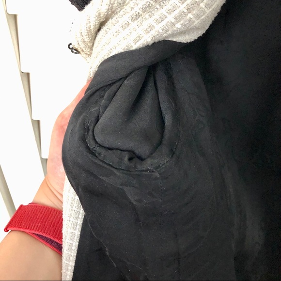 45% OFF🌟CHANEL Black/White Runway Jacket - Picture 13 of 16